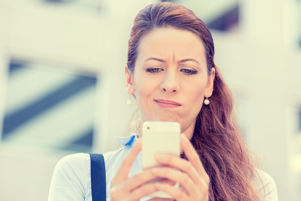 customer reviewing using phone
